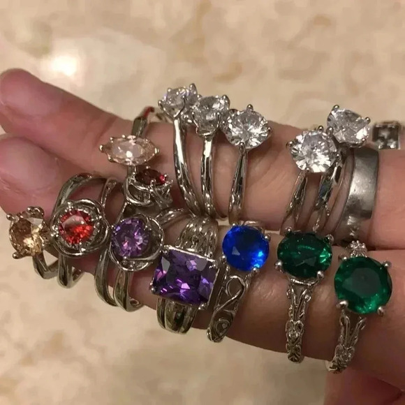 Rings fit between size 7 and 8 - Picture 1 of 1